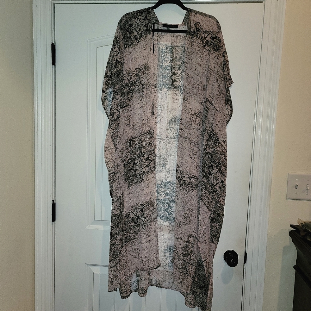 BCBG MAXAZRIA KIMONO